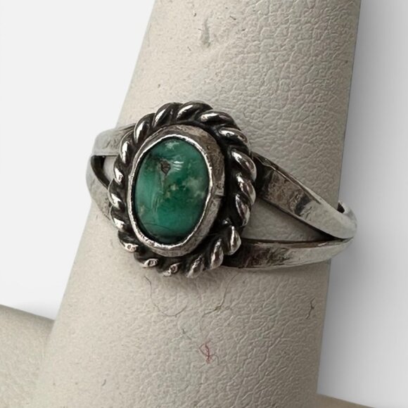 Vintage Native American Sterling Silver Southwestern Turquoise Ring Sz 5 - Picture 5 of 6